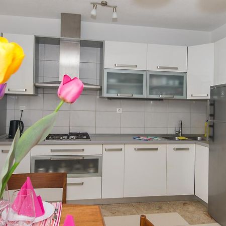Apartments Marieta Макарська Екстер'єр фото