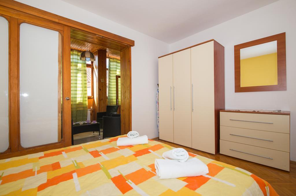 Apartments Marieta Макарська Екстер'єр фото