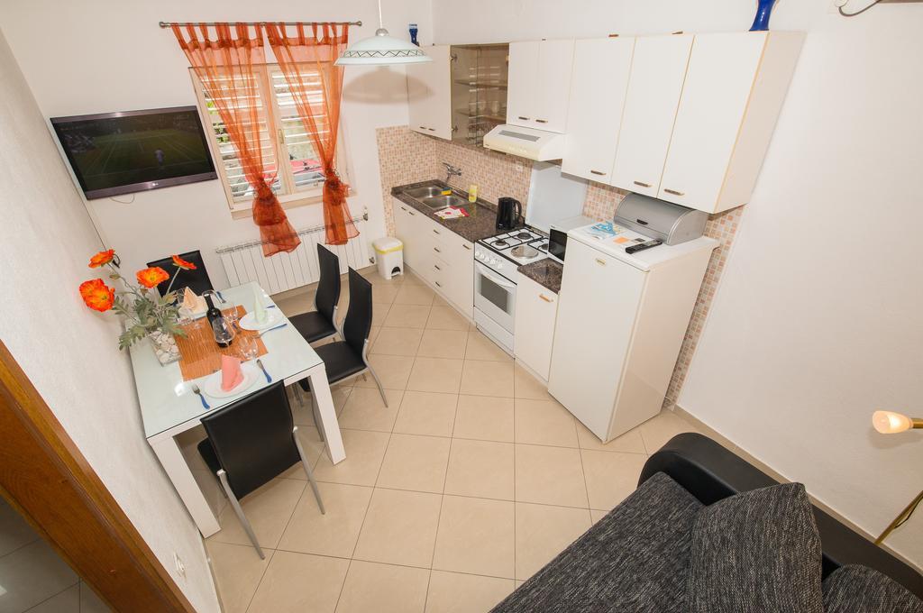 Apartments Marieta Макарська Екстер'єр фото