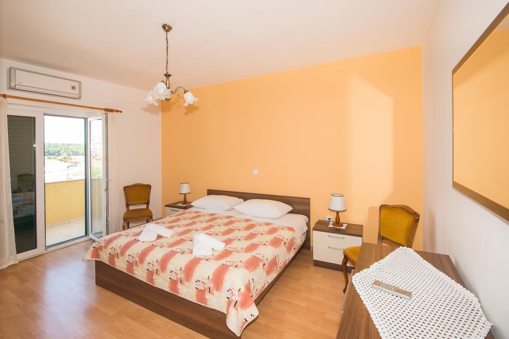 Apartments Marieta Макарська Екстер'єр фото