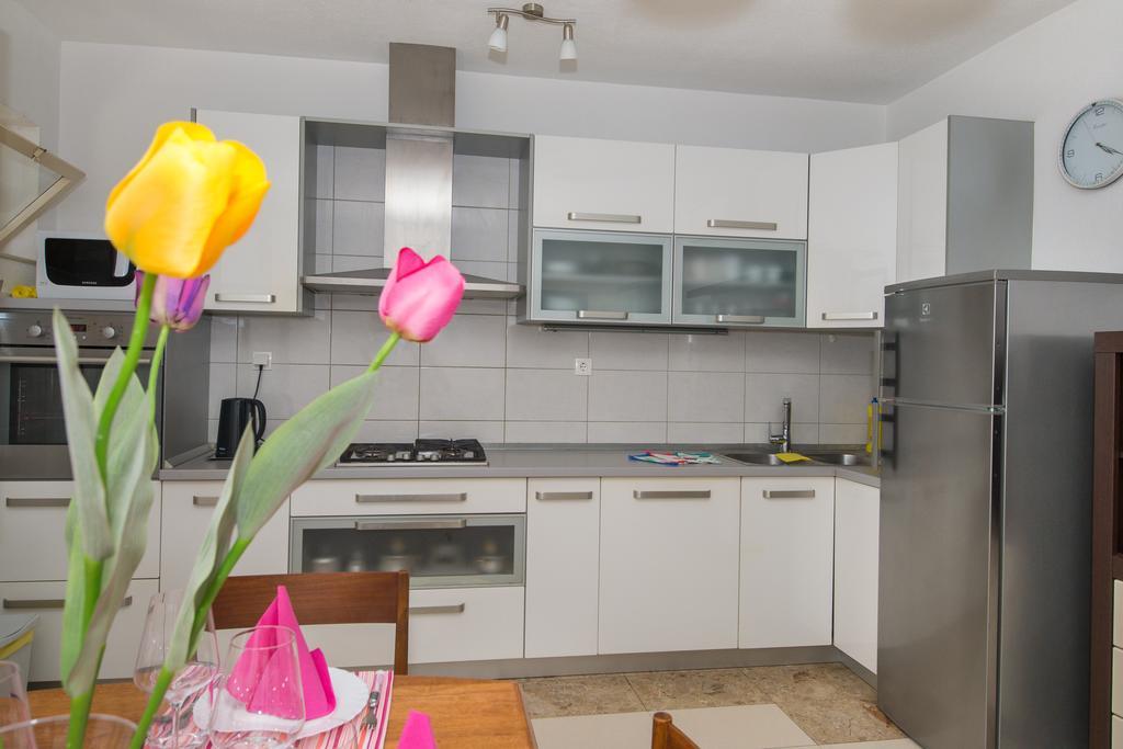 Apartments Marieta Макарська Екстер'єр фото